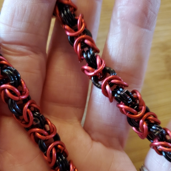 Handmade Chainmail Bracelet Black Red - Picture 3 of 5